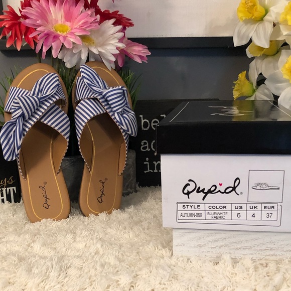 🎉HP🎉FINAL PRICE! Blue & White Bow Sandals!! - Picture 4 of 8